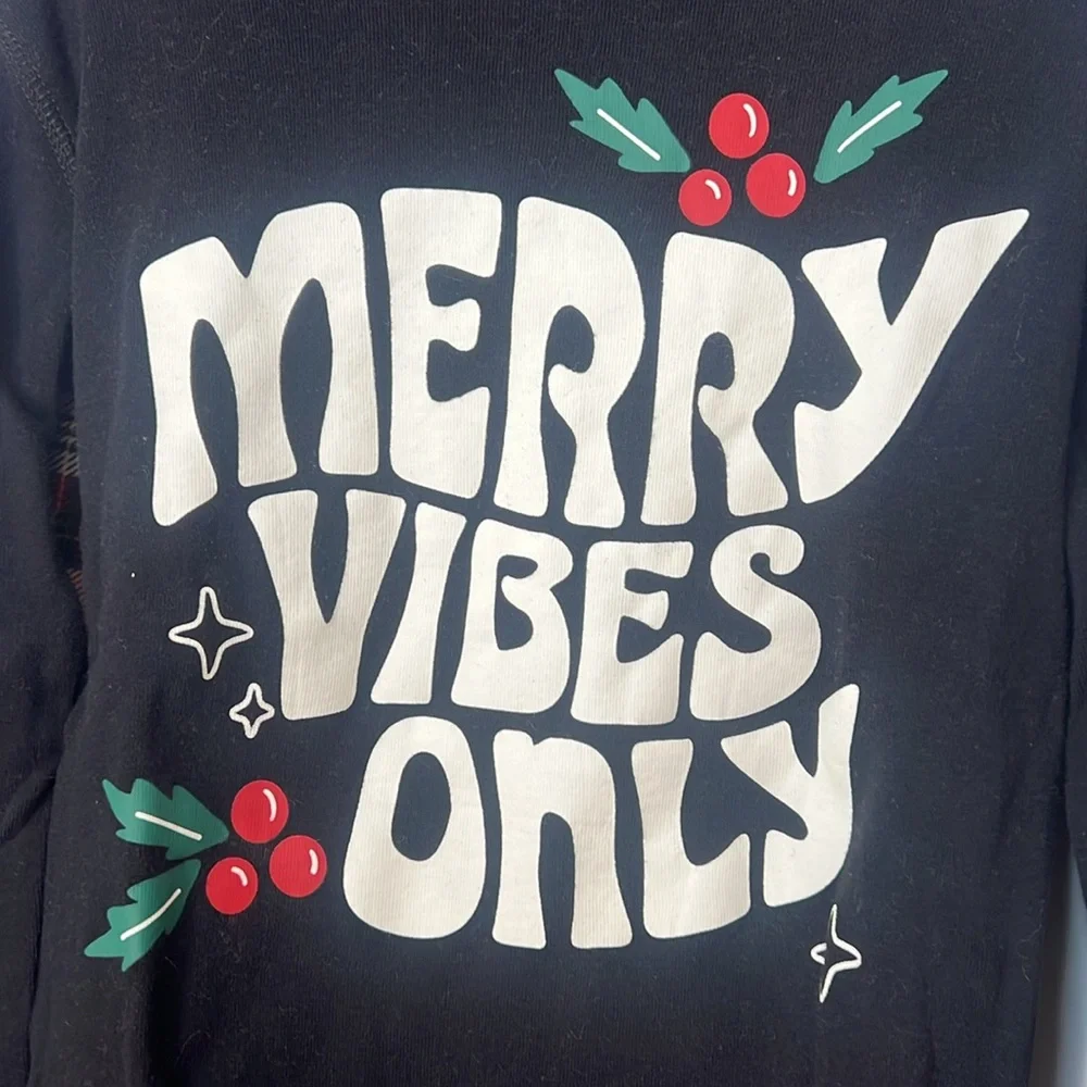 Old Navy Kid's Unisex Black‎ 'Merry Vibes Only' Pajama Set with Plaid Bottoms